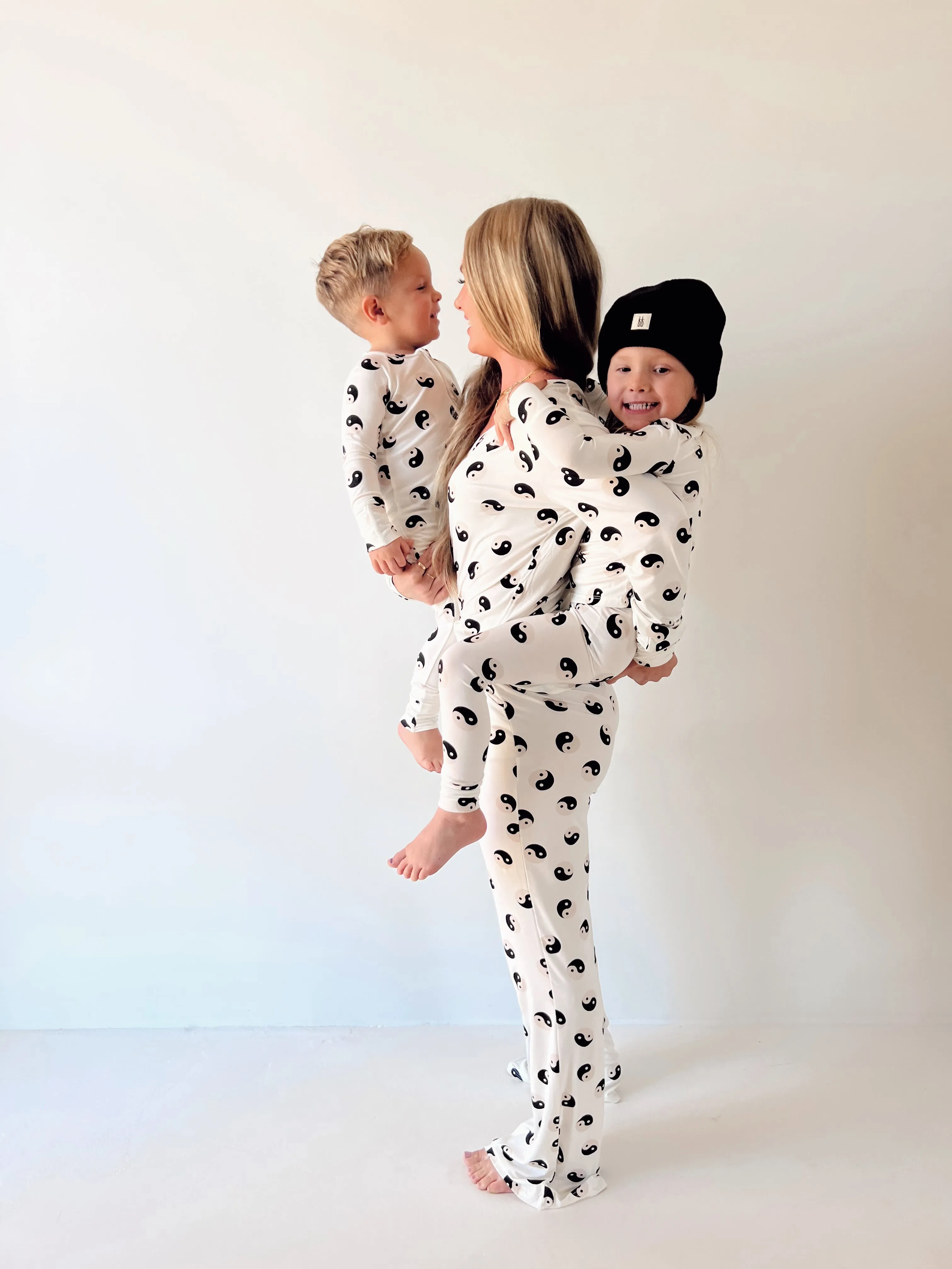 Black & White Yin Yang | Women's Bamboo Pajamas