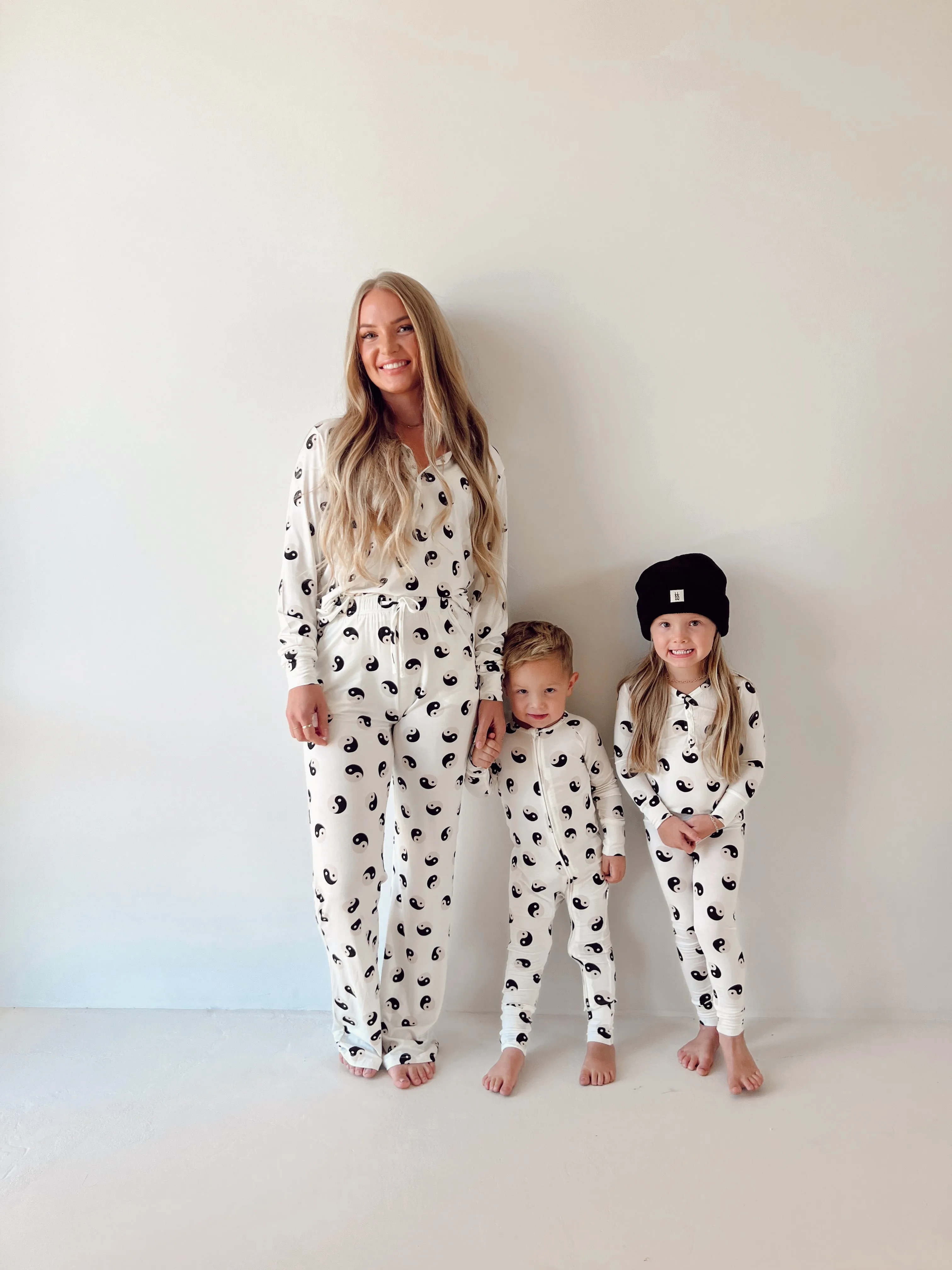 Black & White Yin Yang | Women's Bamboo Pajamas