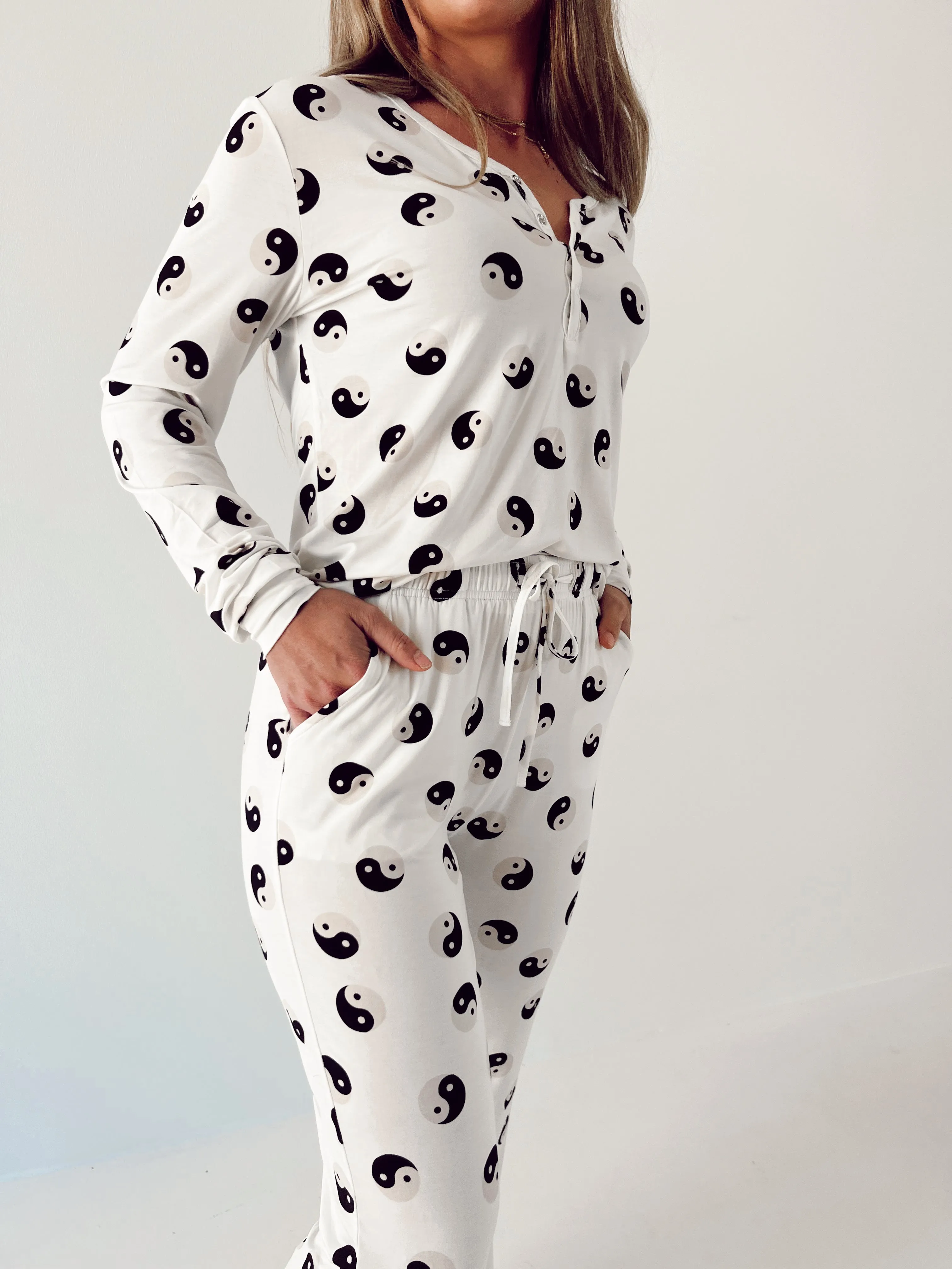 Black & White Yin Yang | Women's Bamboo Pajamas