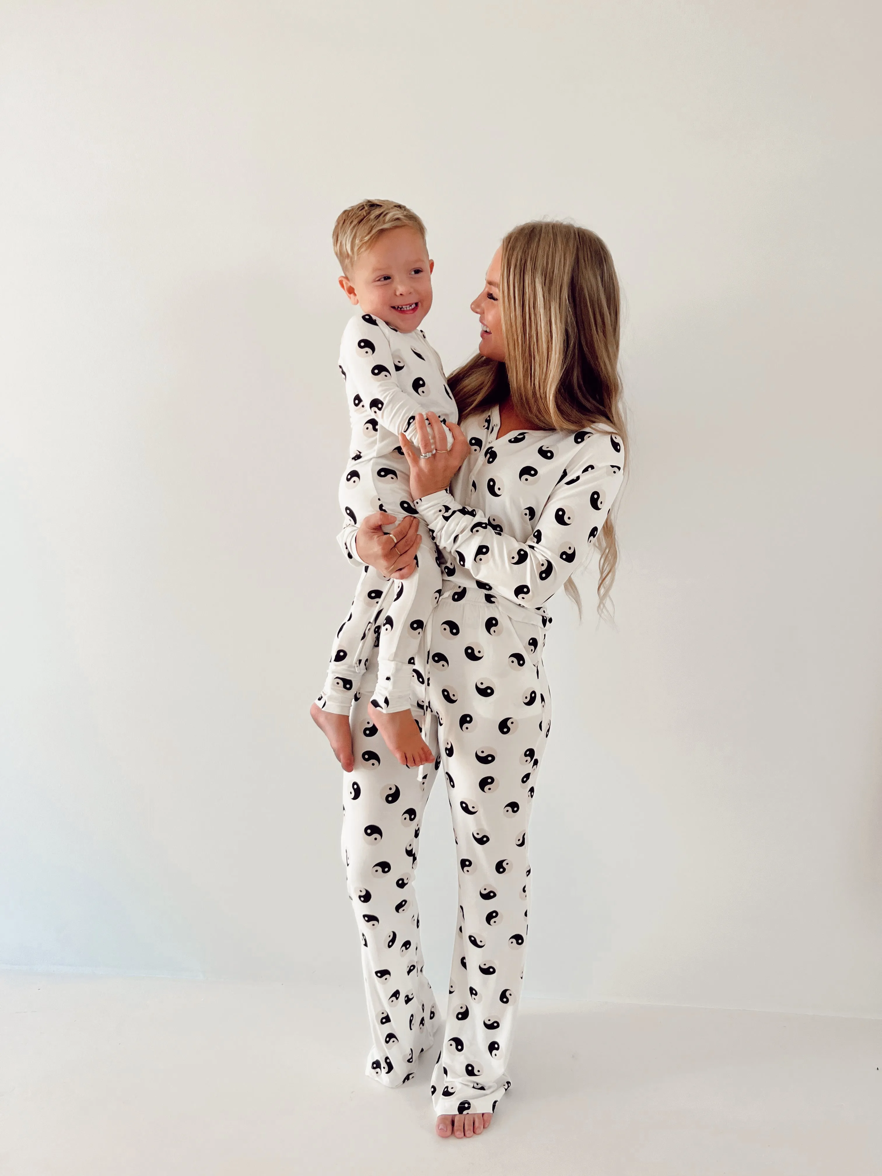 Black & White Yin Yang | Women's Bamboo Pajamas